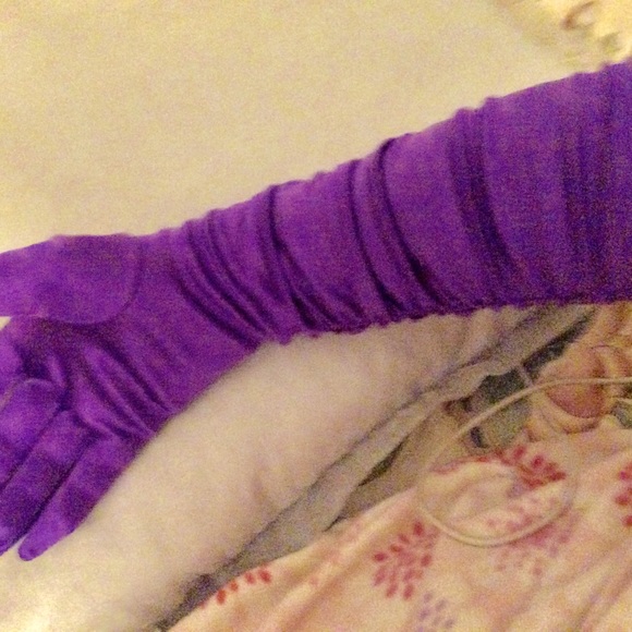Satin long gloves Elbow length Ruched vtg opera stretchy no flaws Silky NWOT - Picture 3 of 5